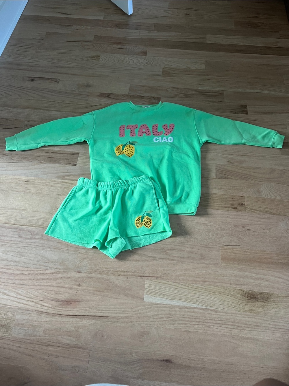Kids Green 'Italy Ciao' Pajama Set with Lemon Motif